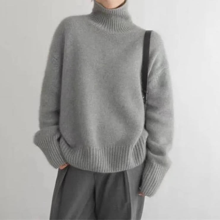 Women's Turtleneck Sweater with Natural Fiber Blend and Relaxed Fit
