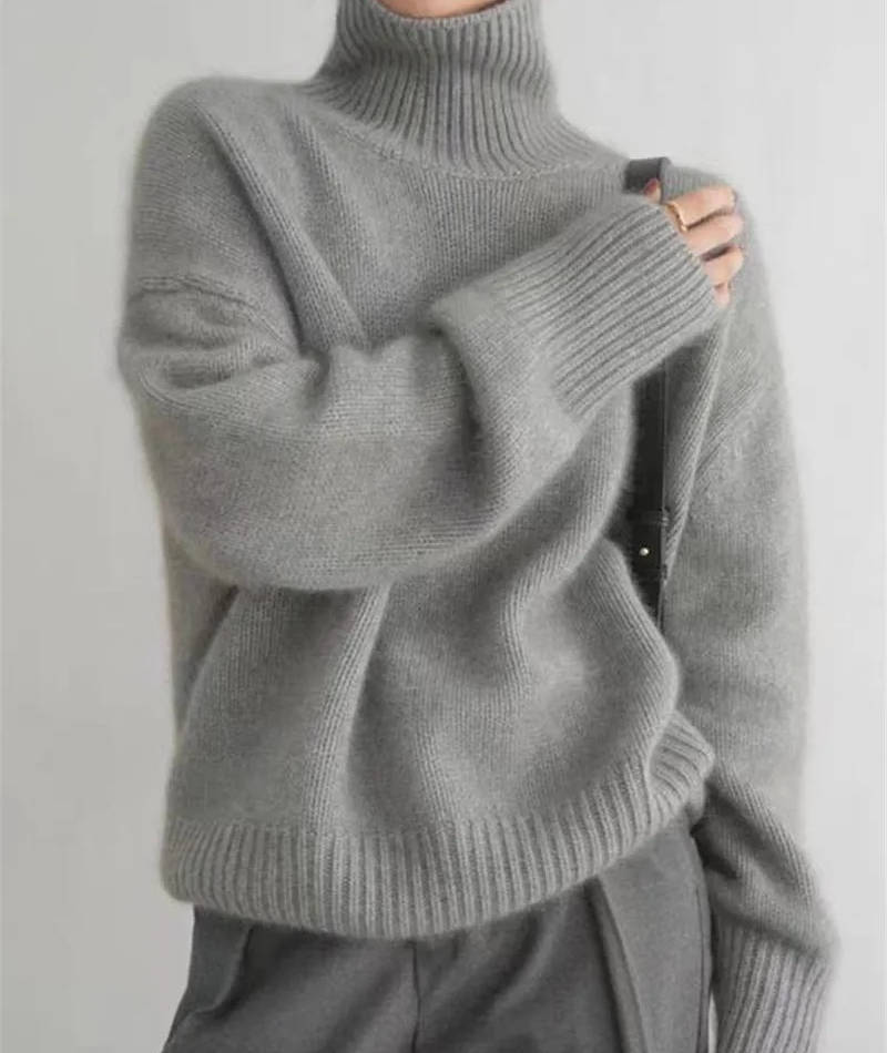 Women's Turtleneck Sweater with Natural Fiber Blend and Relaxed Fit