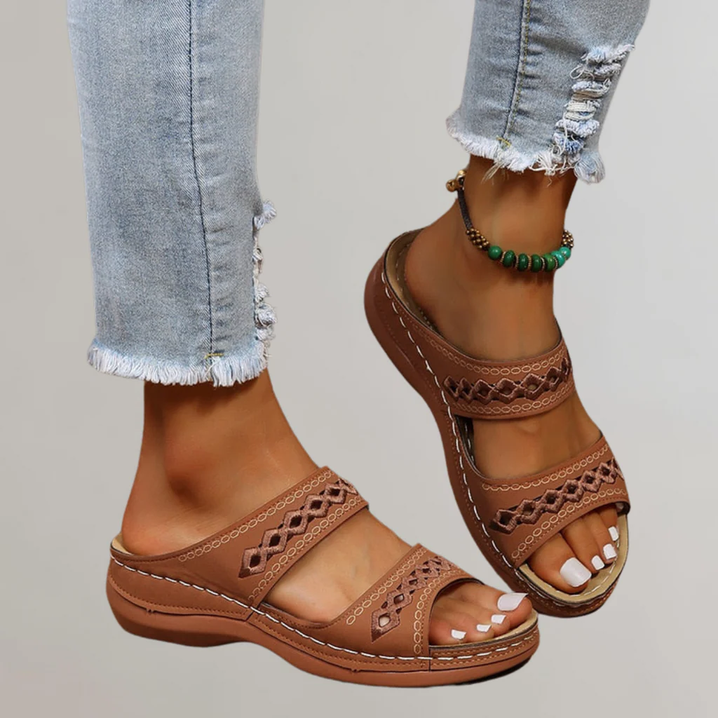 Women’s Everyday Platform Sandals with Footbed Shape Design