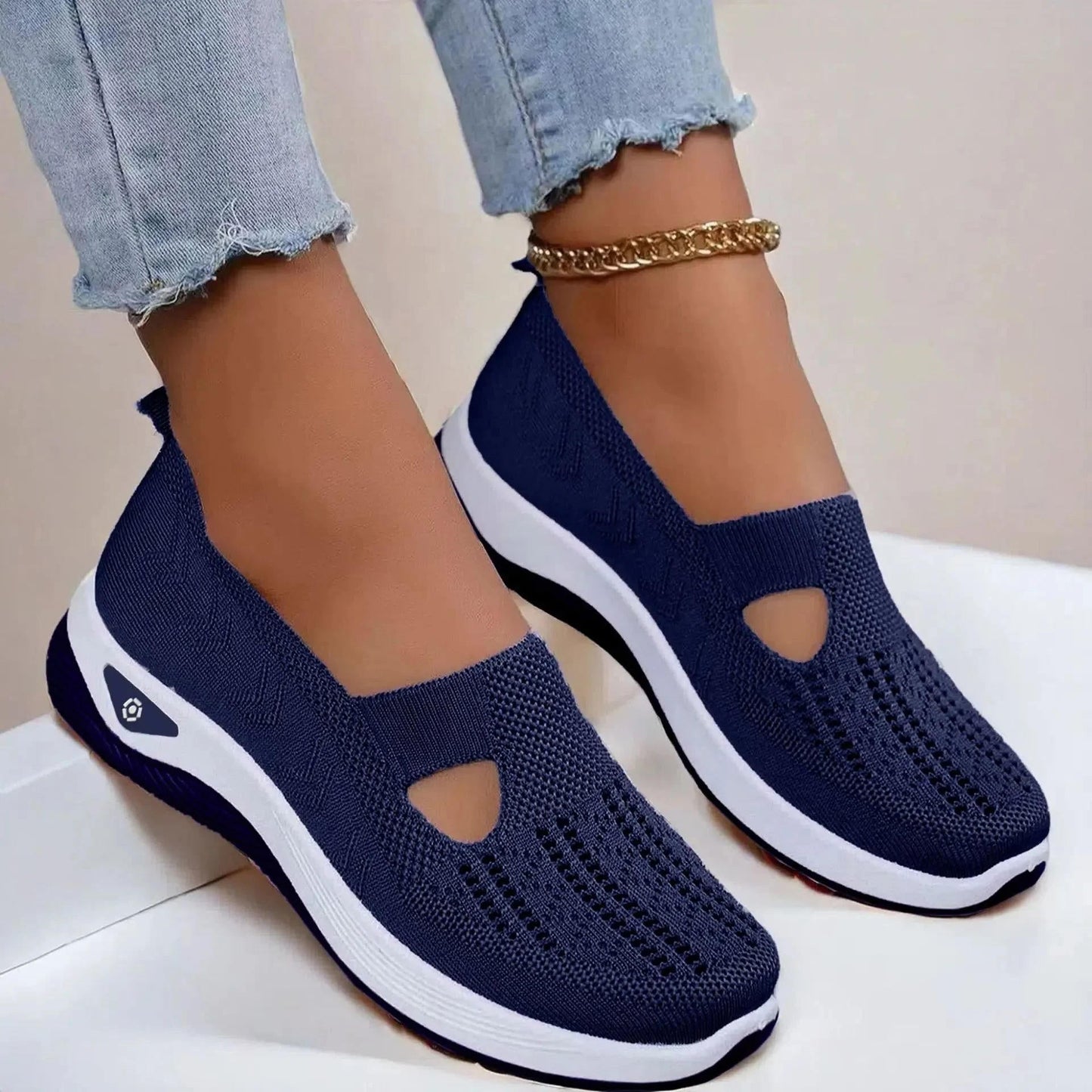 Women’s Mesh Knit Slip-On Walking Shoes for Everyday Walking